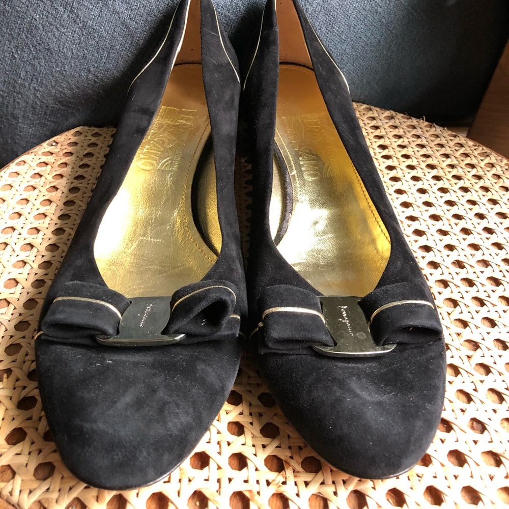 Ferragamo suede small heel